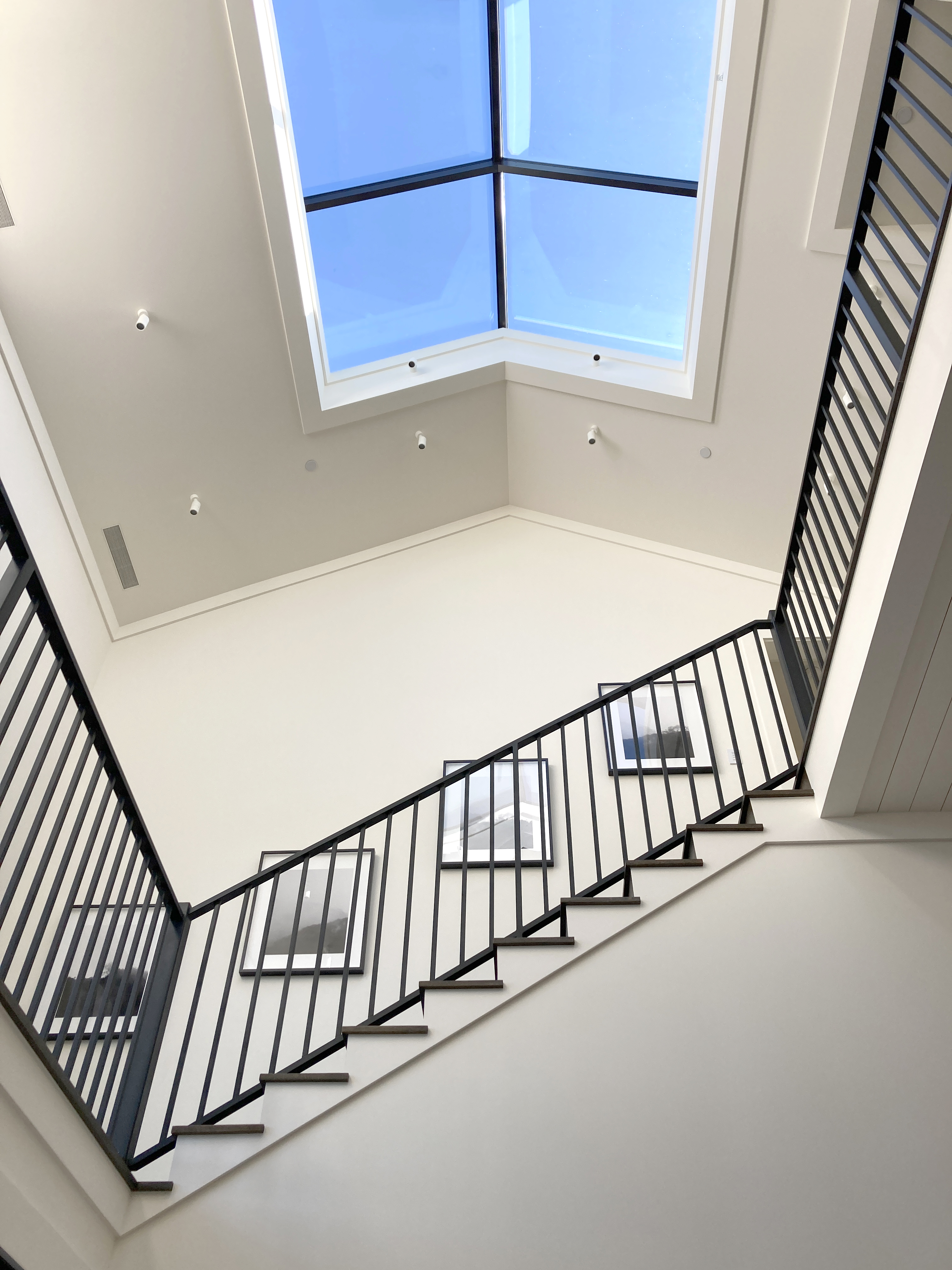 3281 Napa Road — atrium