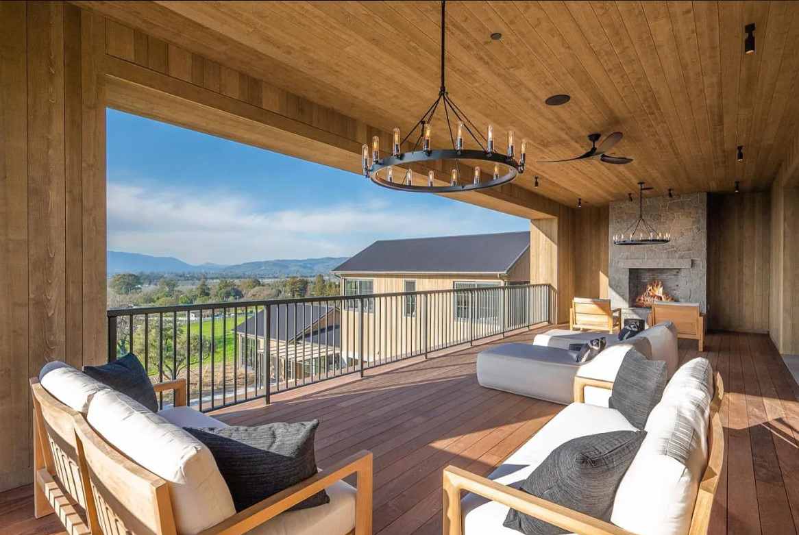 3281 Napa Road — screened porch off the master bedroom